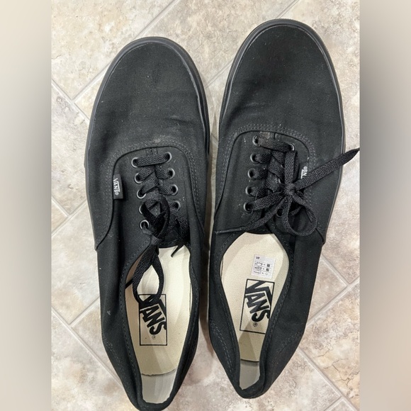 Men’s Vans shoes 11.5 black - Picture 2 of 9